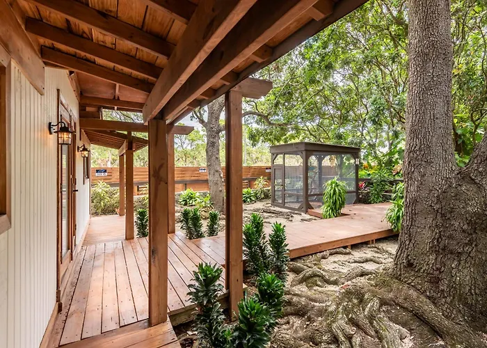 Quiet Zen Tiny House In Japanese Garden