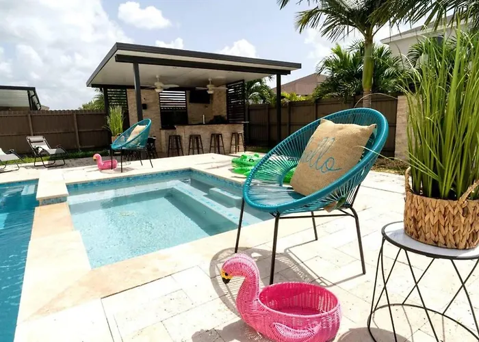 4Br Vacation Home With Spa, Pool, Outdoor Bbq&Patio